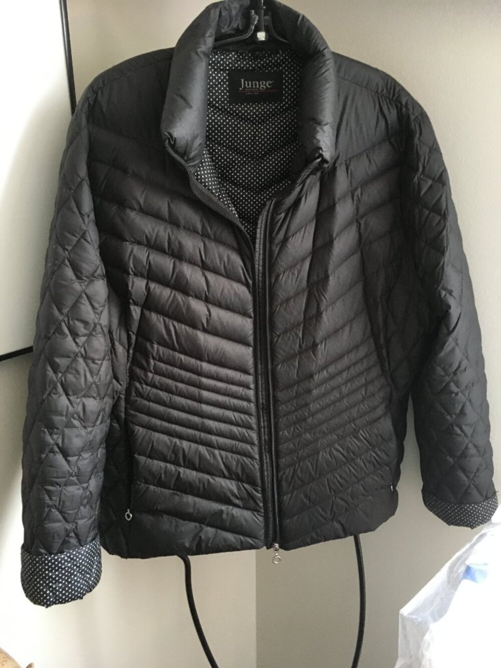 June 'Puffer Jacket' - Picture 3 of 3